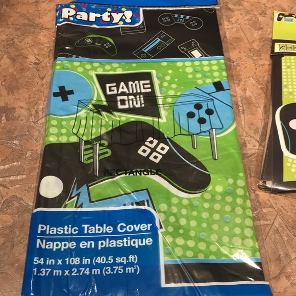 Gamer Birthday party decorations and plates - Picture 7 of 13